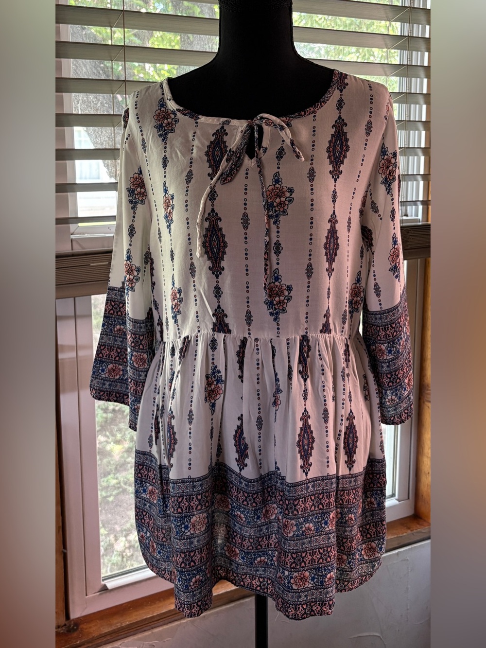 Signature Studio Cream Blouse with Navy & Coral Medallion Print